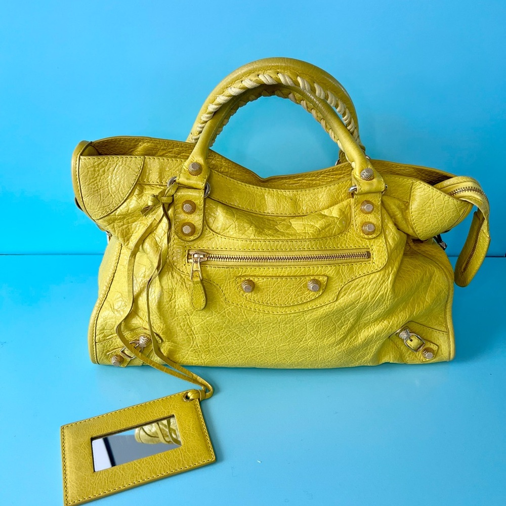 Balanciaga City bag in yellow/chartreuse
Jaune Poussin
